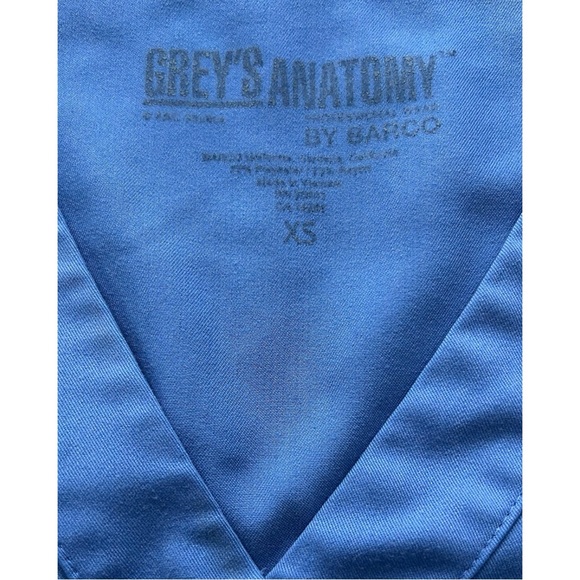 Grey’s Anatomy V-Neck Scrub Top - Ceil Blue - Picture 4 of 5